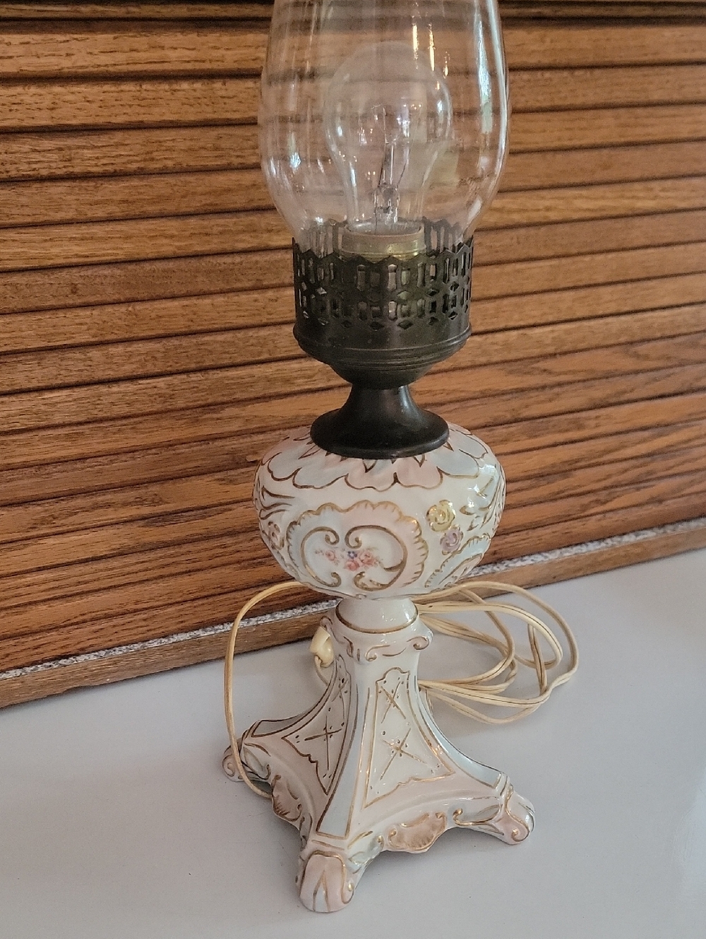 Vintage Style Cream Porcelain Table Lamp with Glass Chimney Electrified - Picture 4 of 11